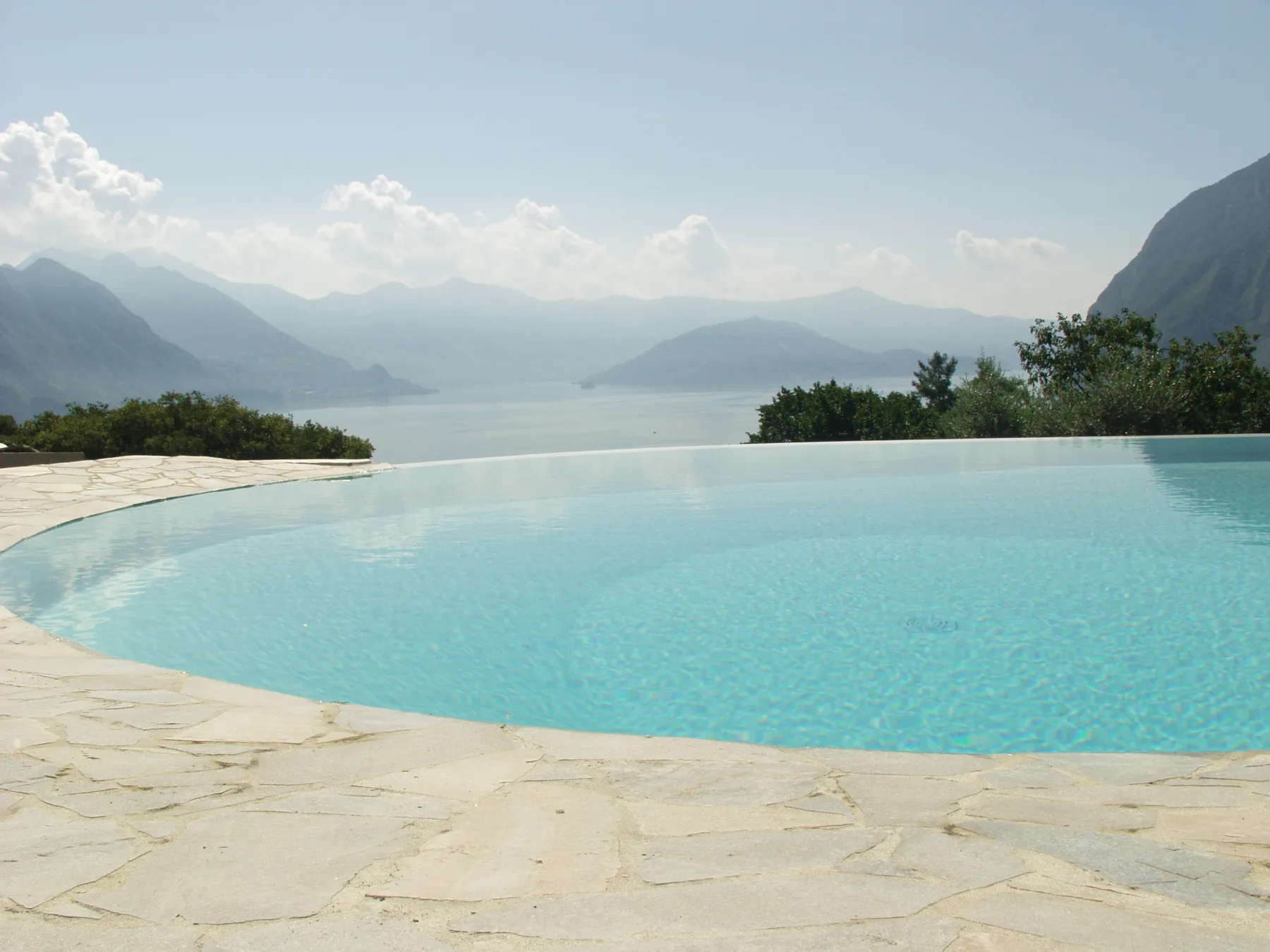 Piscina a sfioro Eurofonte