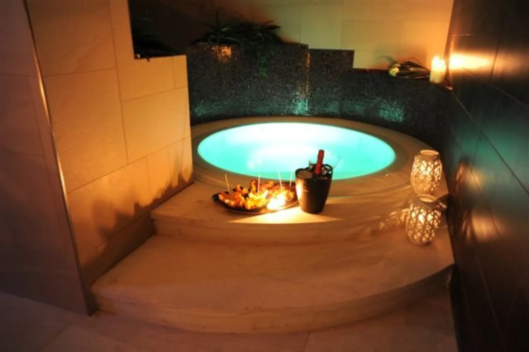 suite wellness con piscina
